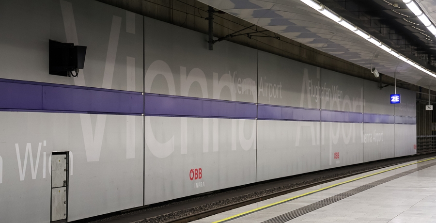 Bahnsteig am Wiener Flughafen