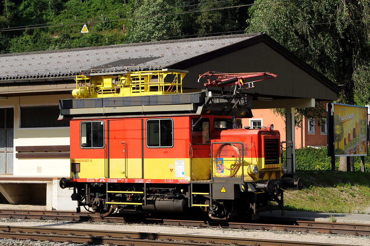 Motorturmwagen X 534.062 der ÖBB in Hopfgarten