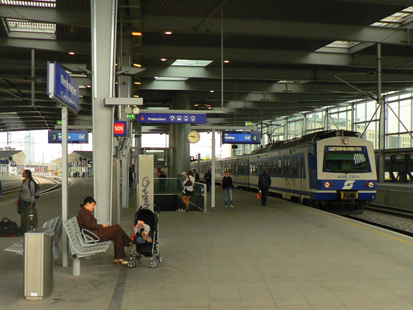 The platform and the city railway