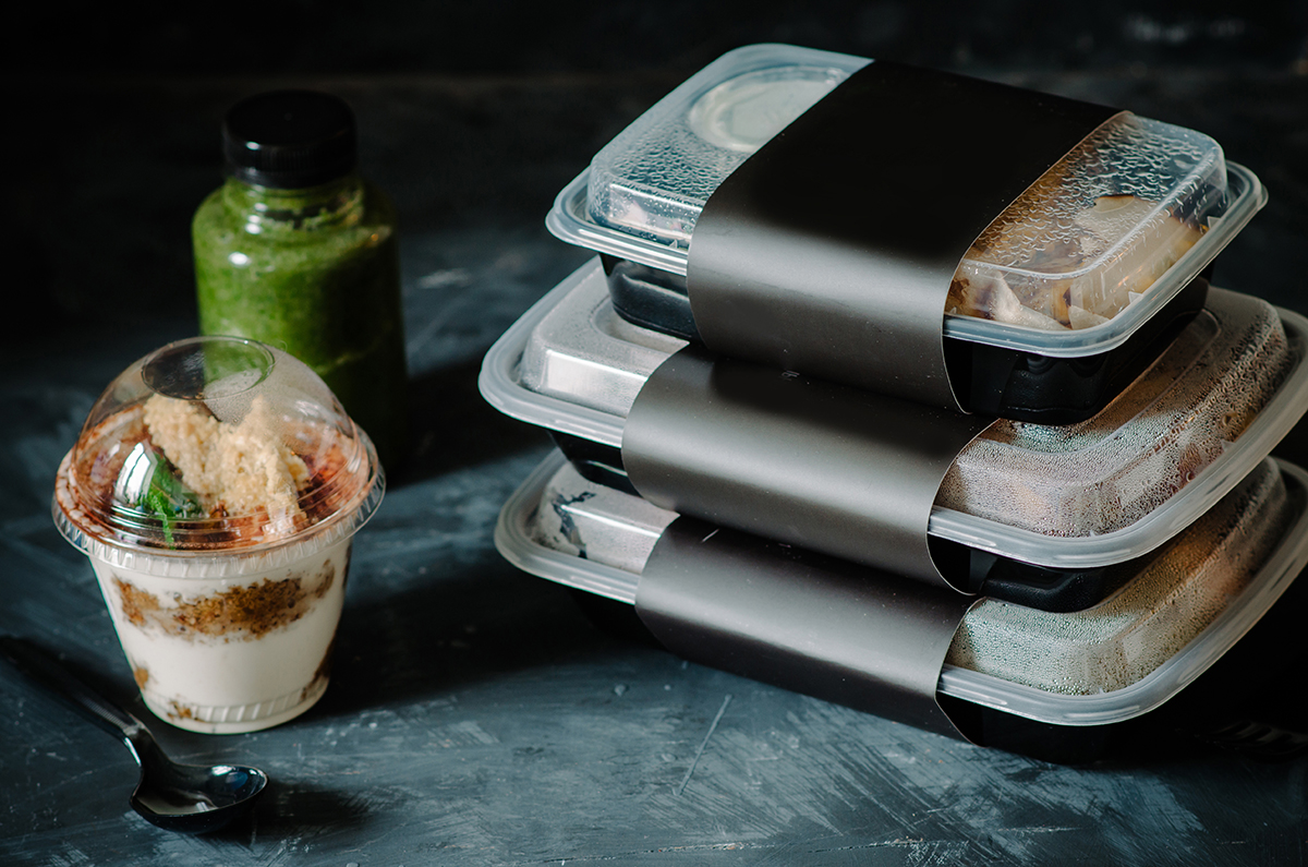 Einwegverpackungen wie Becher und Boxen für Take-Away und To-Go