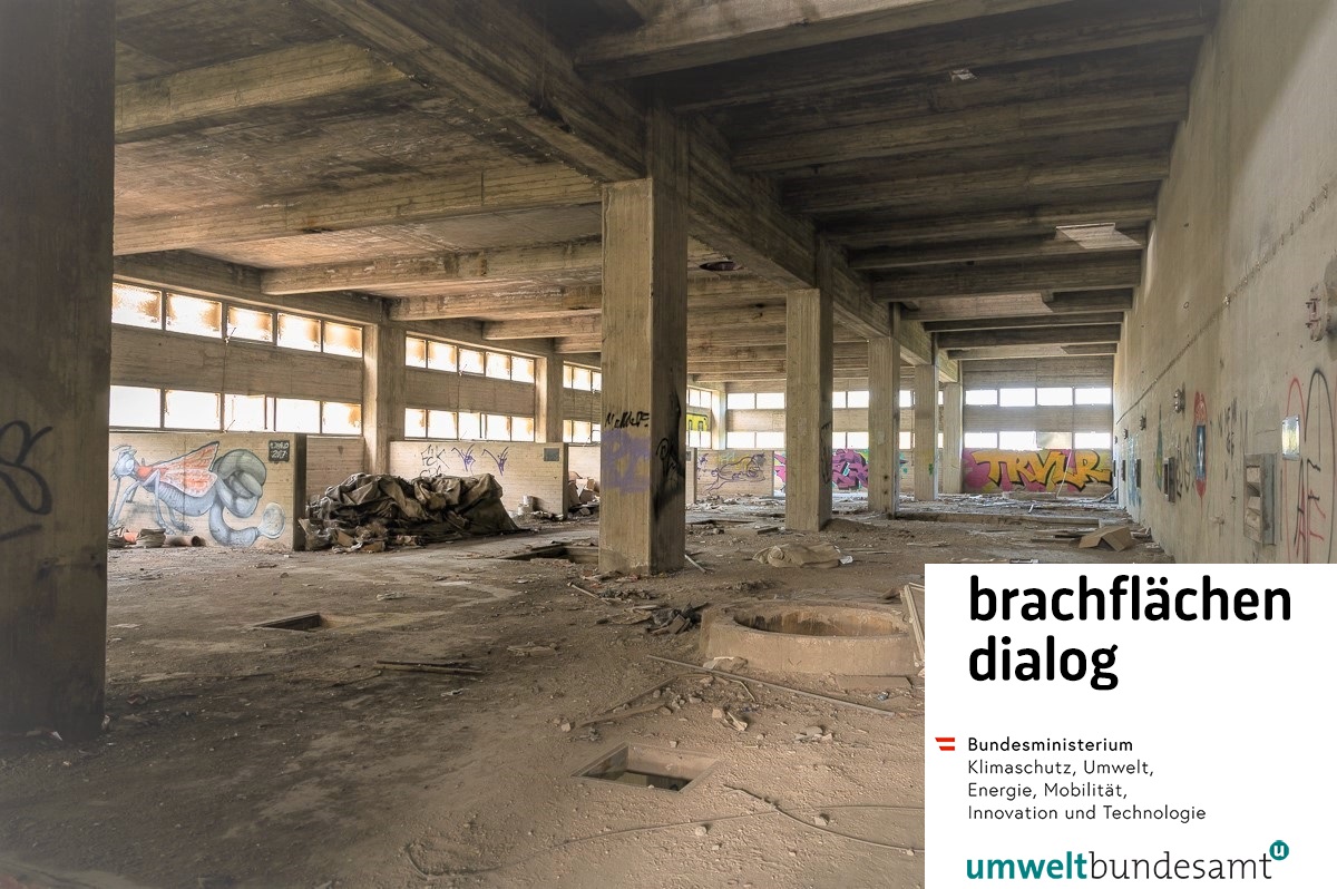 aufgegebene Industriehalle mit Graffities