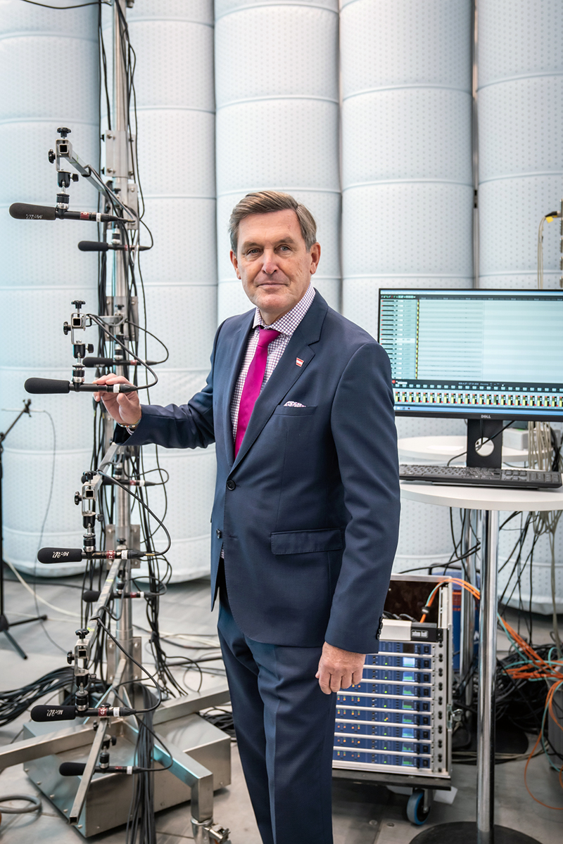 Bundesminister Peter Hanke im modernsten Wärmepumpenlabor Österreichs